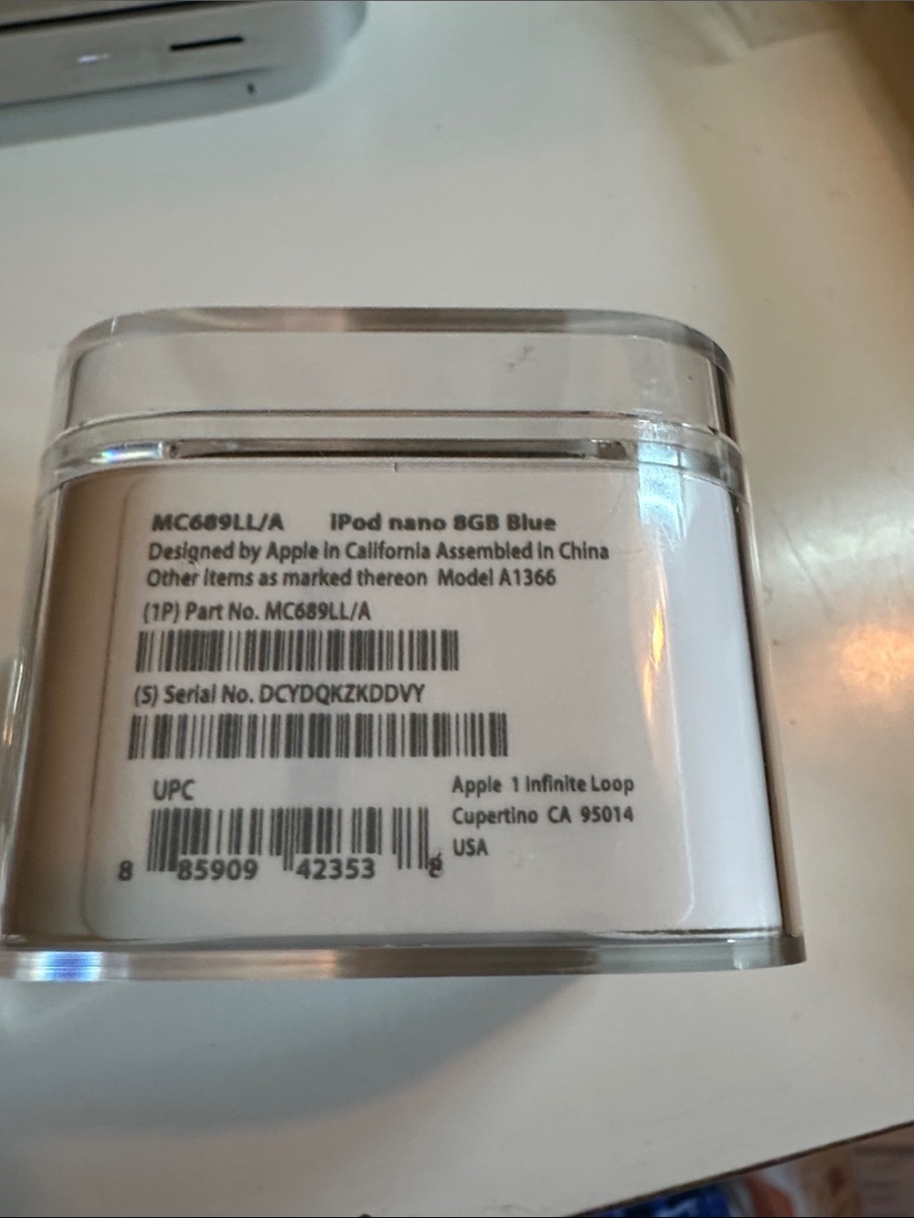 Apple Silver iPod Nano 6th generation 8GB with White EarPods and Lightning Cable - Picture 4 of 7